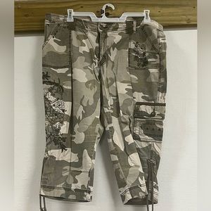 Fashion Bug Camo Capris